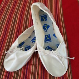 NWOT La Mendola Dance Shoes Women's Size 6.5 White Satin Leather Soles USA